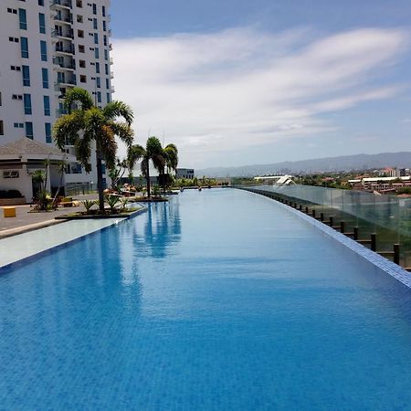 Mactan Newtown 8 Boulevard Deluxe Punta Engaño Buitenkant foto