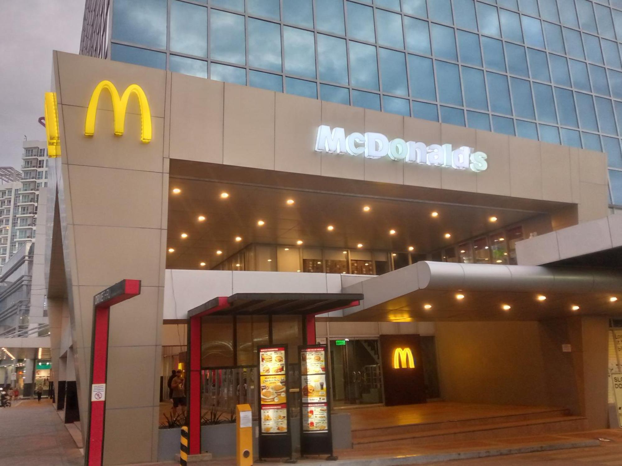 Mactan Newtown 8 Boulevard Deluxe Punta Engaño Buitenkant foto