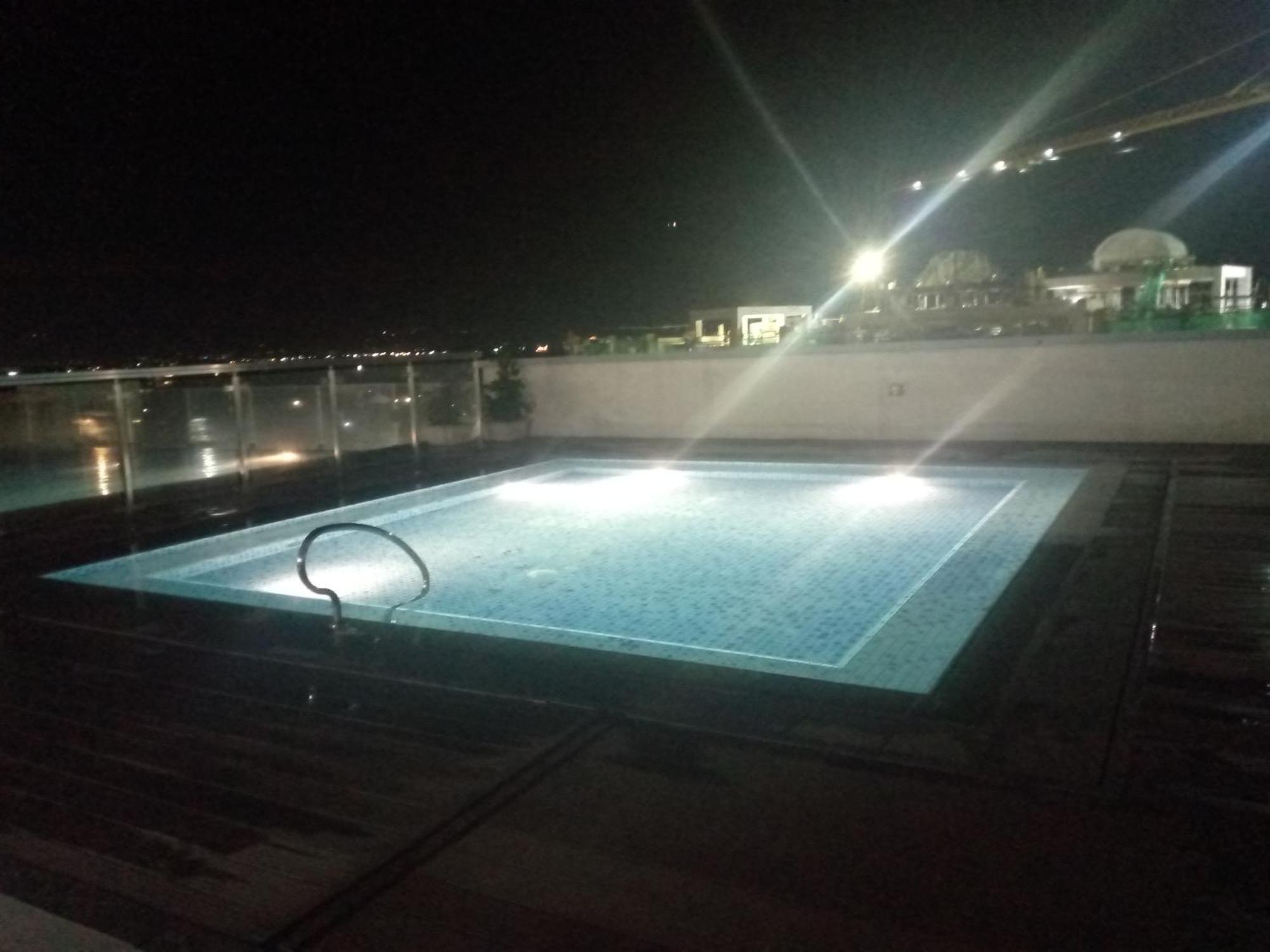 Mactan Newtown 8 Boulevard Deluxe Punta Engaño Buitenkant foto