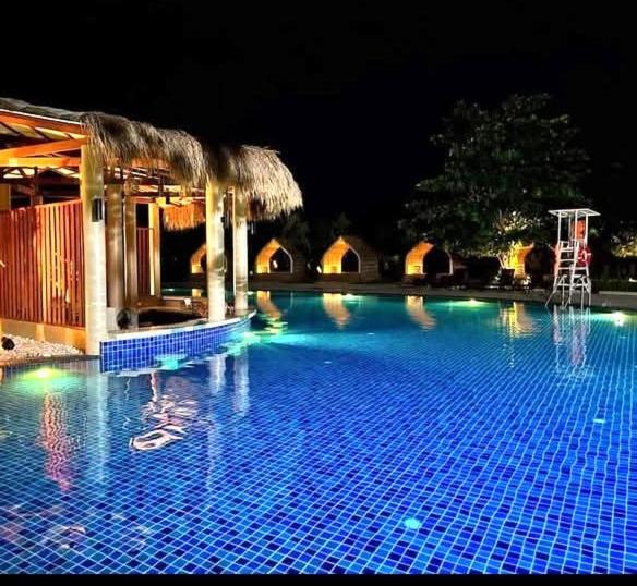 Mactan Newtown 8 Boulevard Deluxe Punta Engaño Buitenkant foto